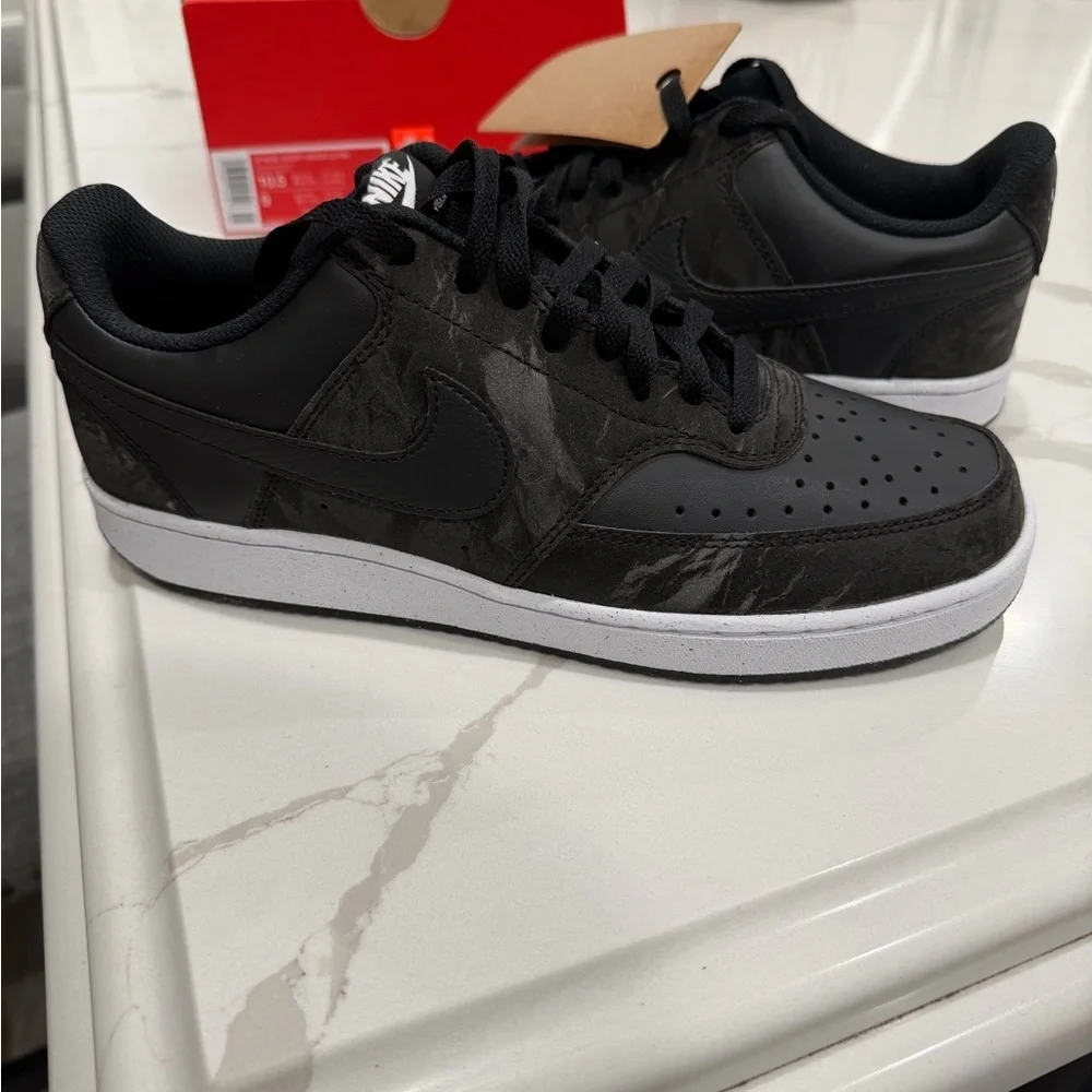 Nike Men's Black Sneakers - Picture 4 of 6